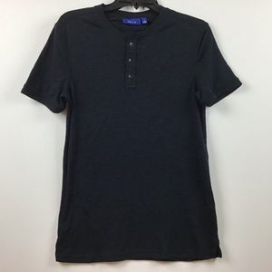Men’s three button front close tee.